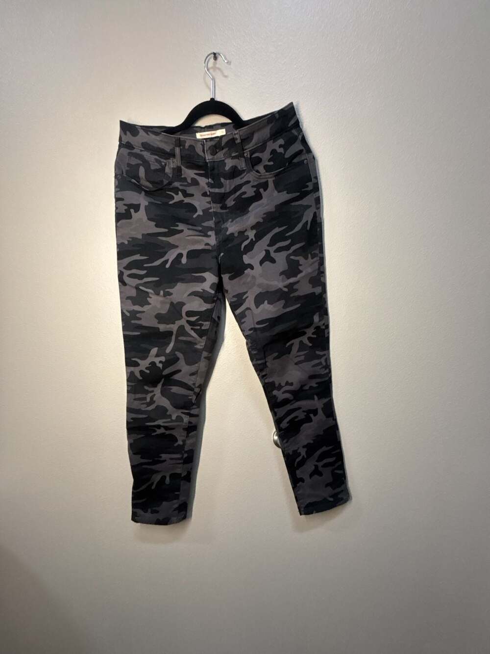 Levi's 721 High Rise Skinny Ankle Jeans in Black Camo Print